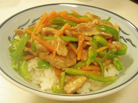 豚肉とピーマンの甘辛ソース丼